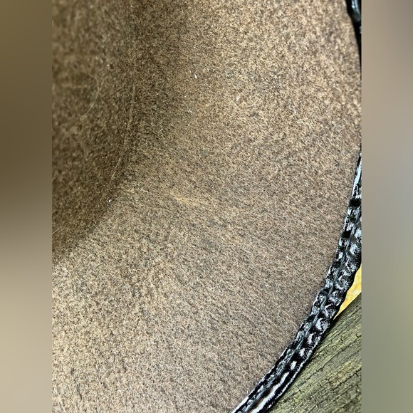 “Final Offer” Used Cowgirl/Cowboy Halloween/Other Hat - Picture 4 of 4